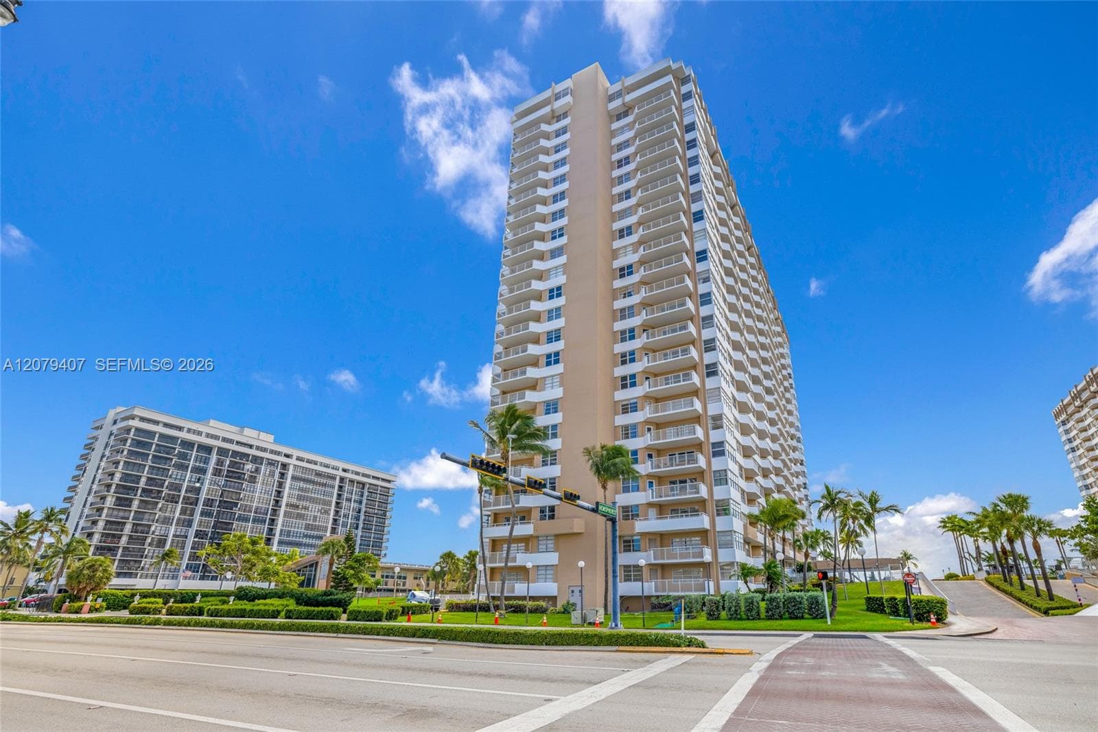 1985 S Ocean Dr # 10E, Hallandale Beach, FL 33009 — zdjęcie 3