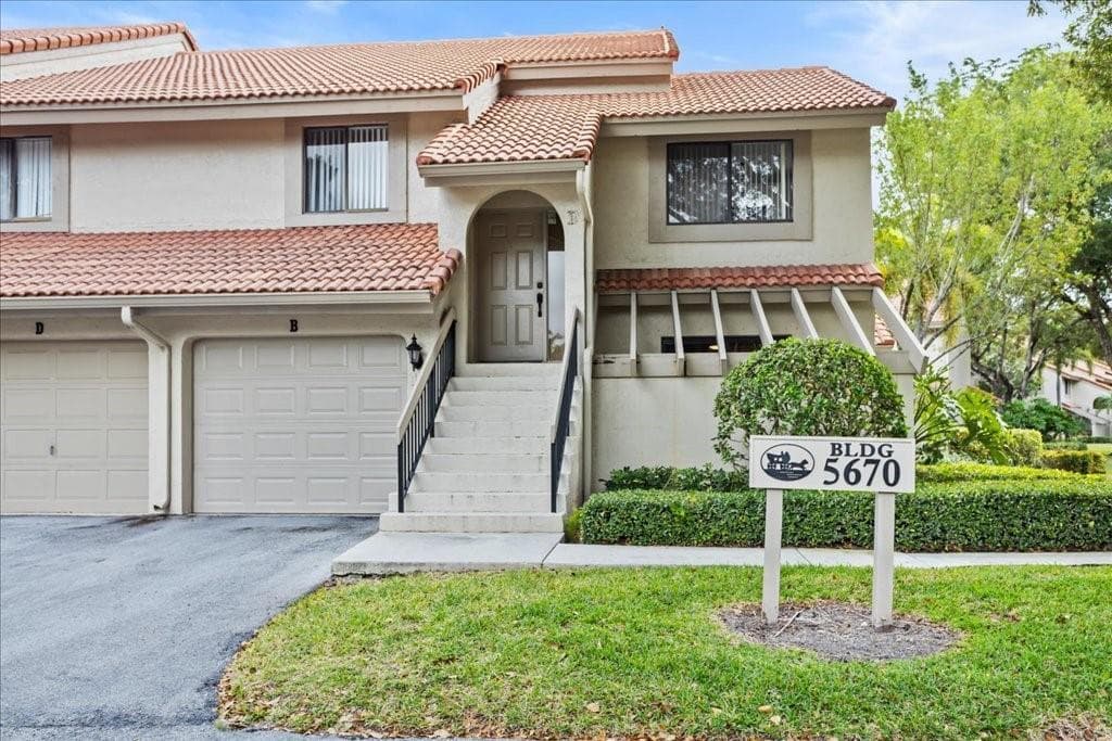5670 Coach House Circle # B, Boca Raton, FL 33486