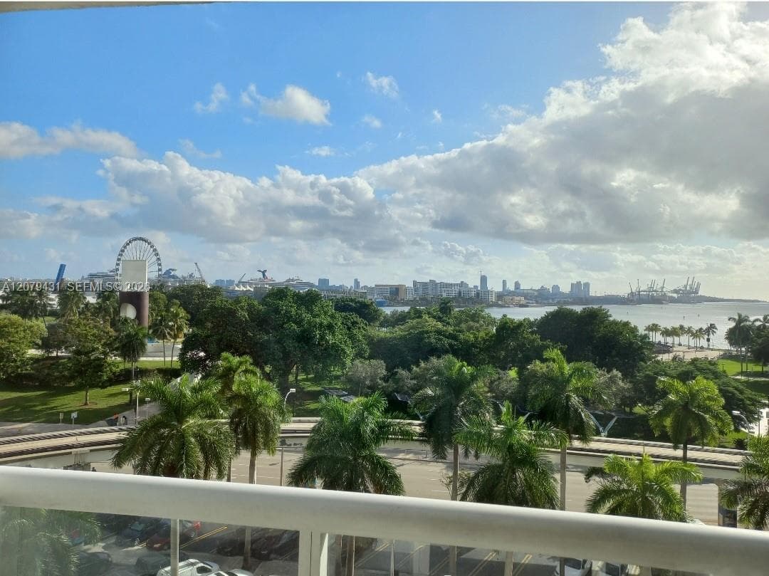 50 Biscayne Blvd # 707, Miami, FL 33132 — zdjęcie 5
