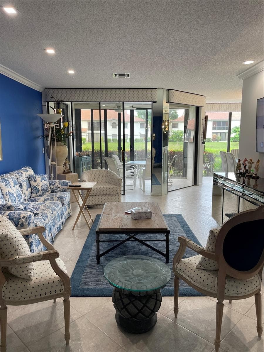 5291 Europa Dr # C, Boynton Beach, FL 33437 — zdjęcie 2