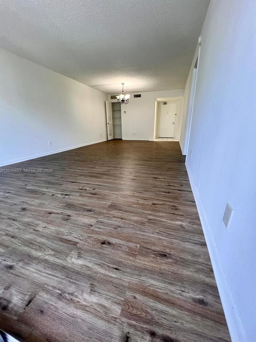 700 NW 214th St # 411, Miami Gardens, FL 33169 — zdjęcie 4