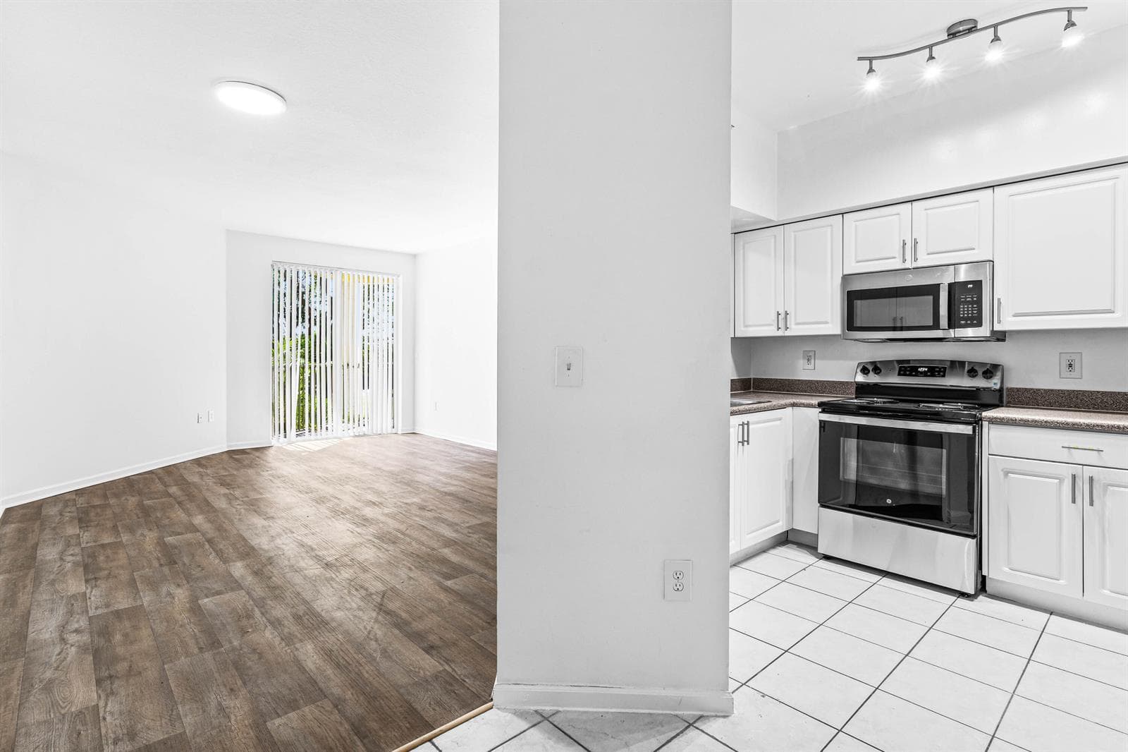 1977 BRANDYWINE Road # 305, West Palm Beach, FL 33409 — zdjęcie 3
