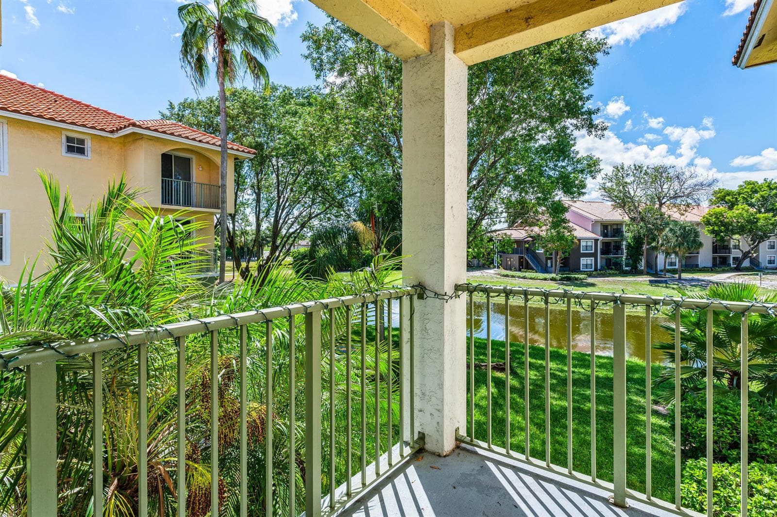 1977 BRANDYWINE Road # 305, West Palm Beach, FL 33409