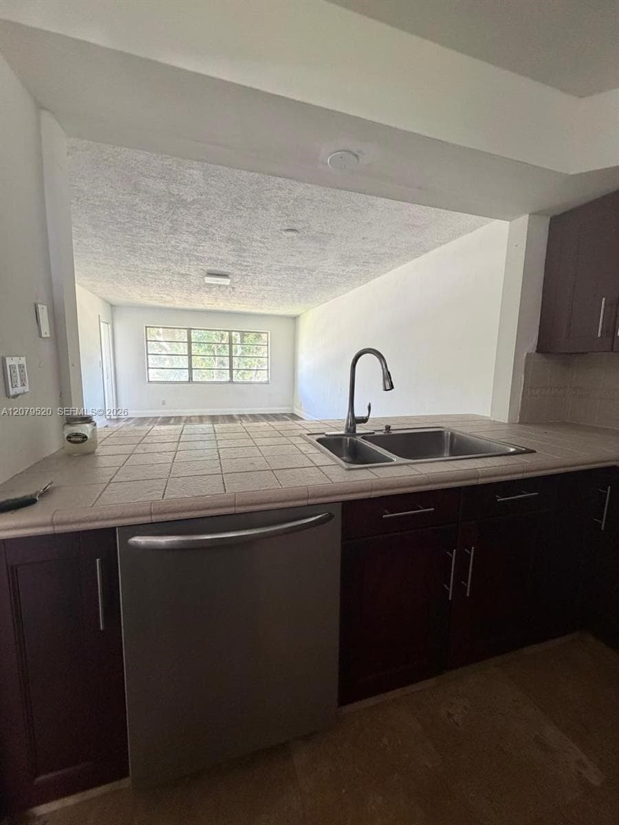 1400 NE 191st St # 310, Miami, FL 33179 — zdjęcie 3