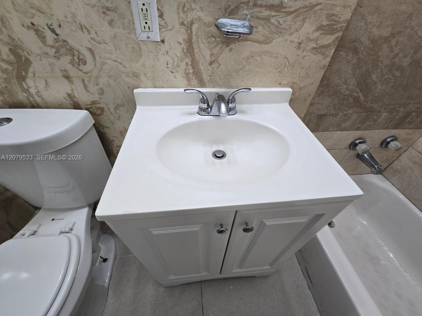 2431 NW 9th St, Fort Lauderdale, FL 33311 — zdjęcie 5
