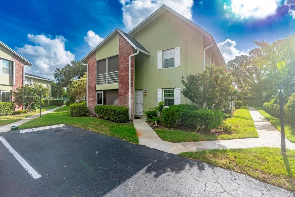12096 Alternate A1A # F3, Palm Beach Gardens, FL 33410