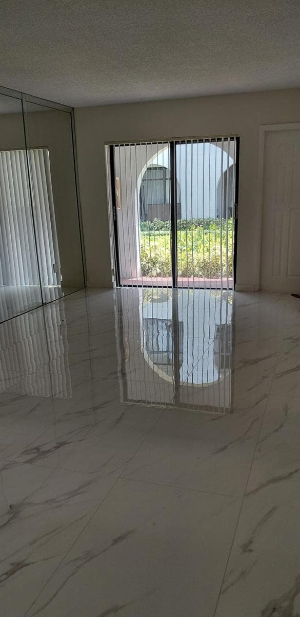 18276 MEDITERRANEAN Boulevard # 4-6, Hialeah, FL 33015