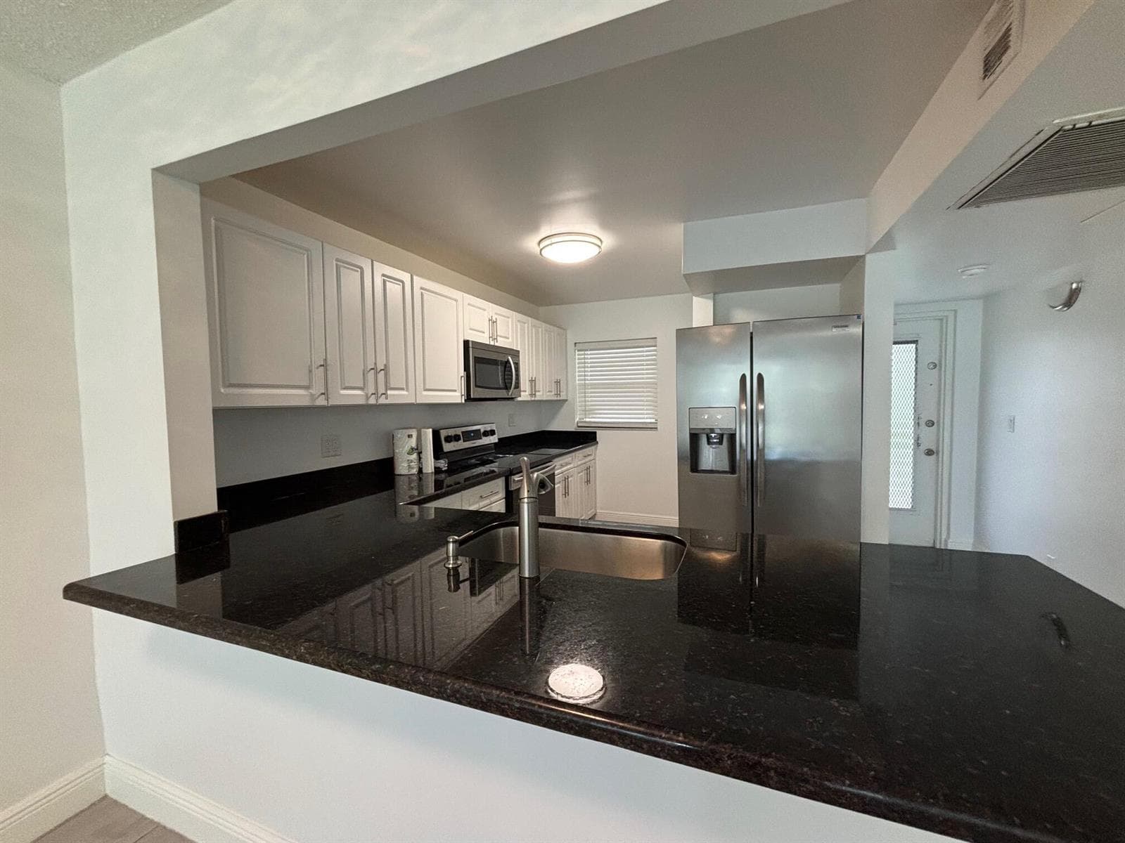 9325 Lagoon Place, Davie, FL 33324 — zdjęcie 3