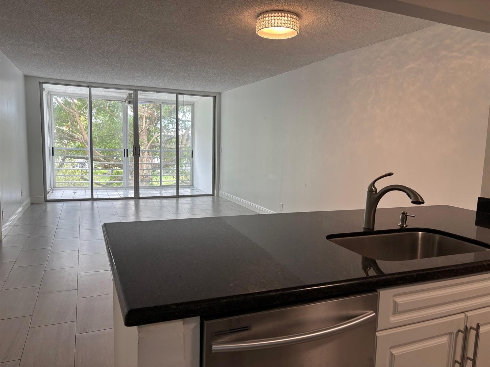 9325 Lagoon Place, Davie, FL 33324 — zdjęcie 4