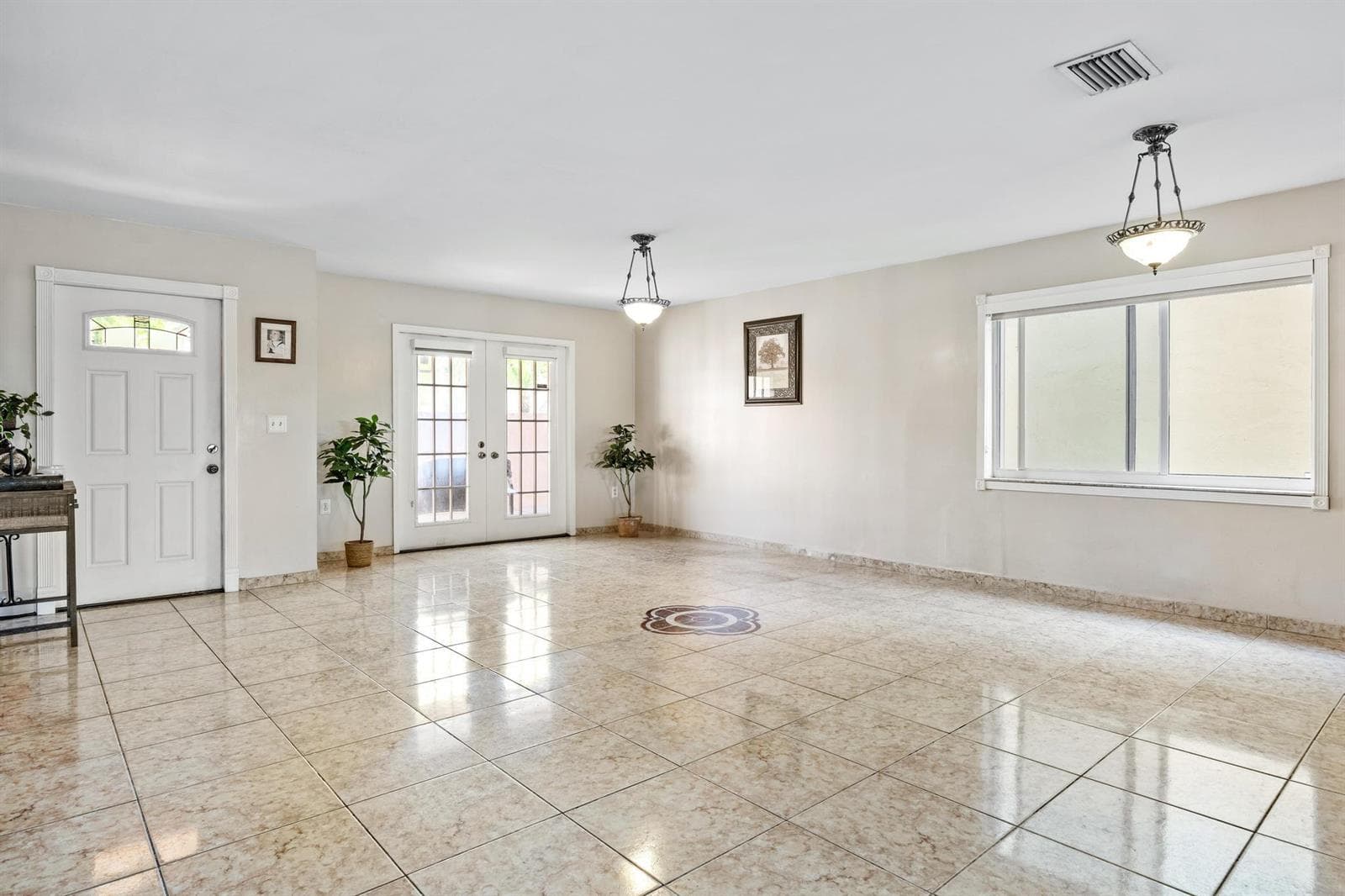 940 SW 96TH Avenue, Pembroke Pines, FL 33025 — zdjęcie 2