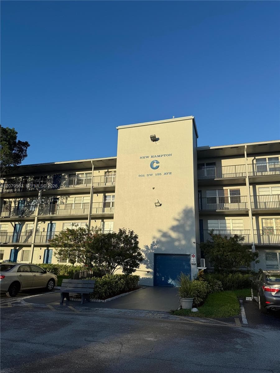 301 SW 135th Ave # 402C, Pembroke Pines, FL 33027 — zdjęcie 3