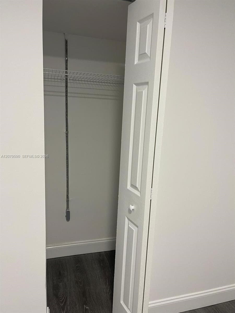 5764 E 5th Ave, Hialeah, FL 33013 — zdjęcie 3