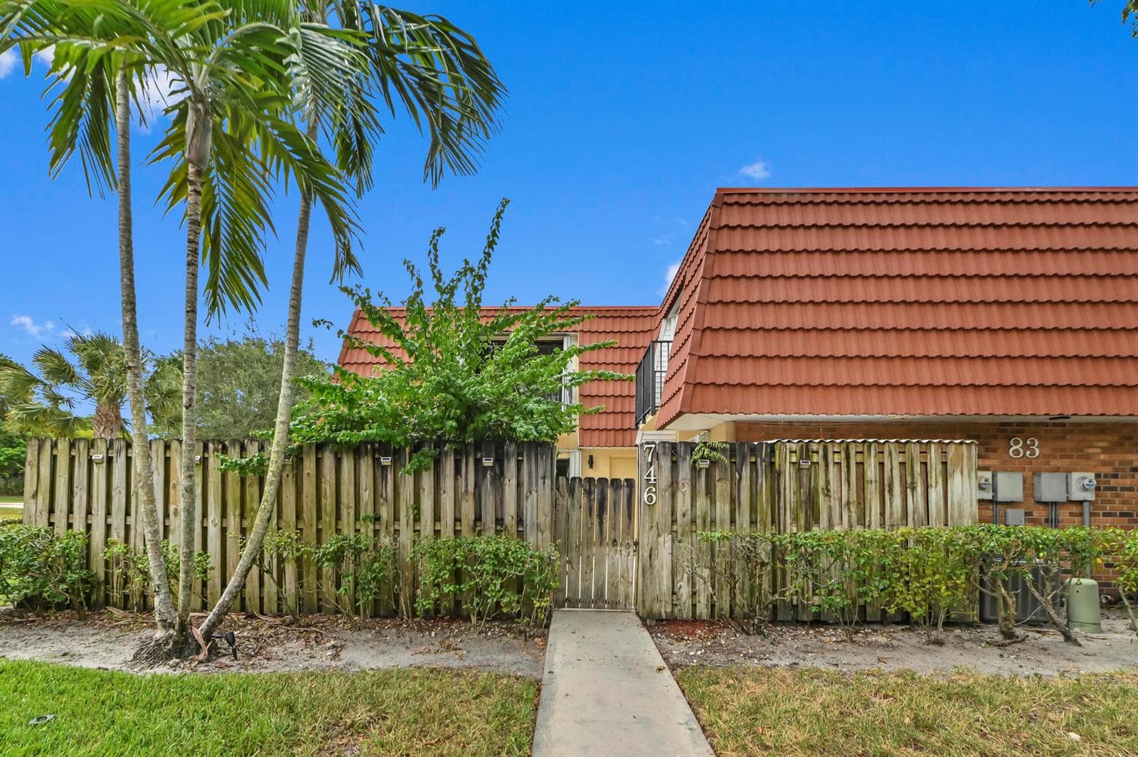 746 NW 98th Way, Plantation, FL 33324