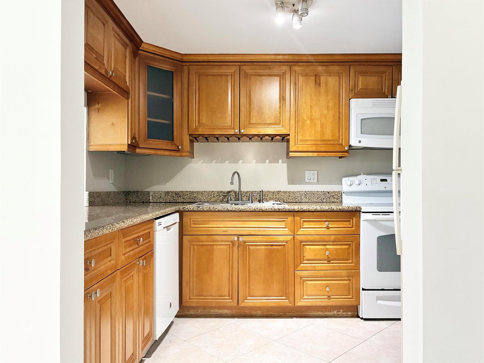 2306 S Cypress Bend Drive # 420, Pompano Beach, FL 33069 — zdjęcie 4