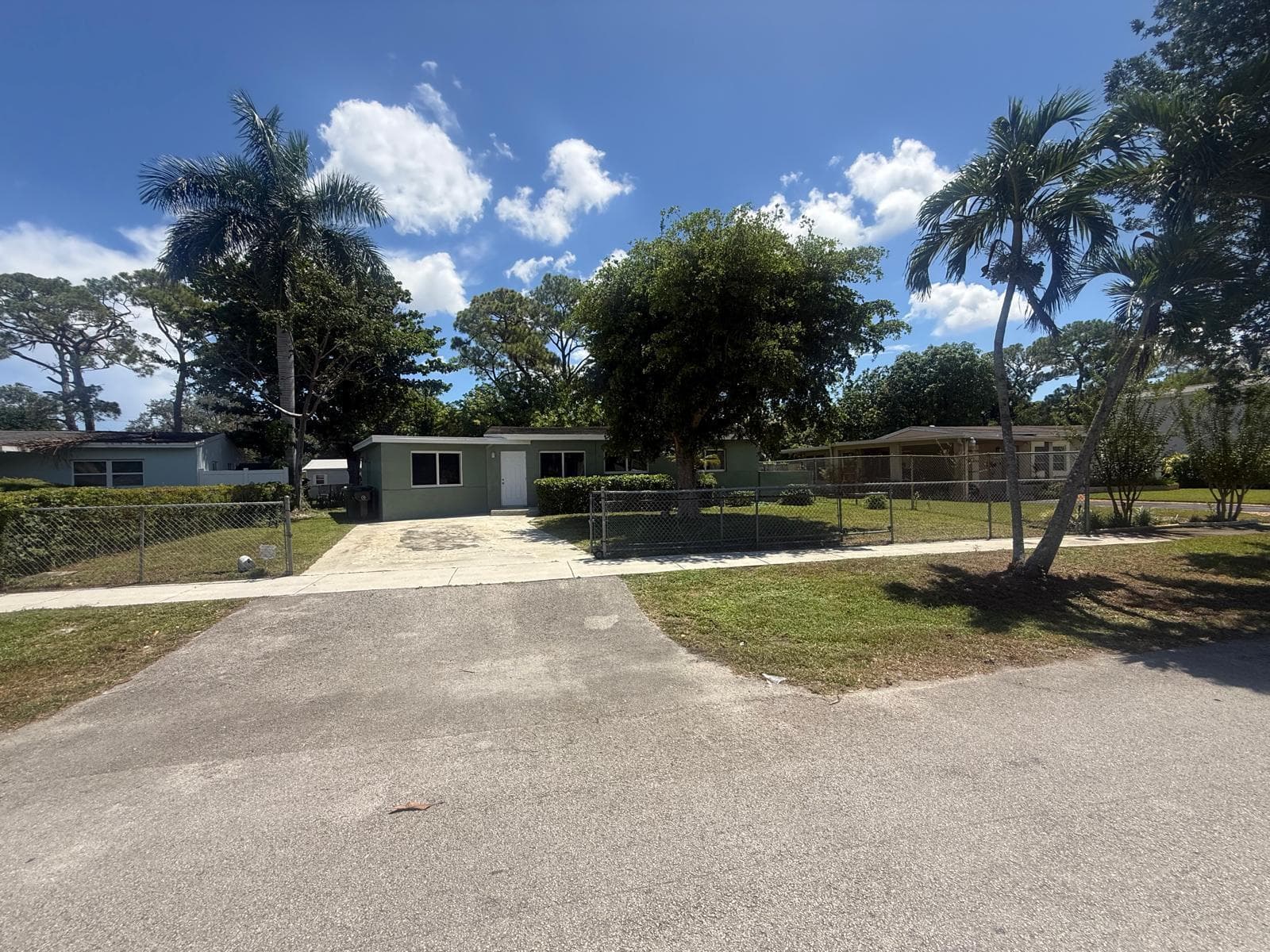 630 E DAYTON Circle, Fort Lauderdale, FL 33312 — zdjęcie 2