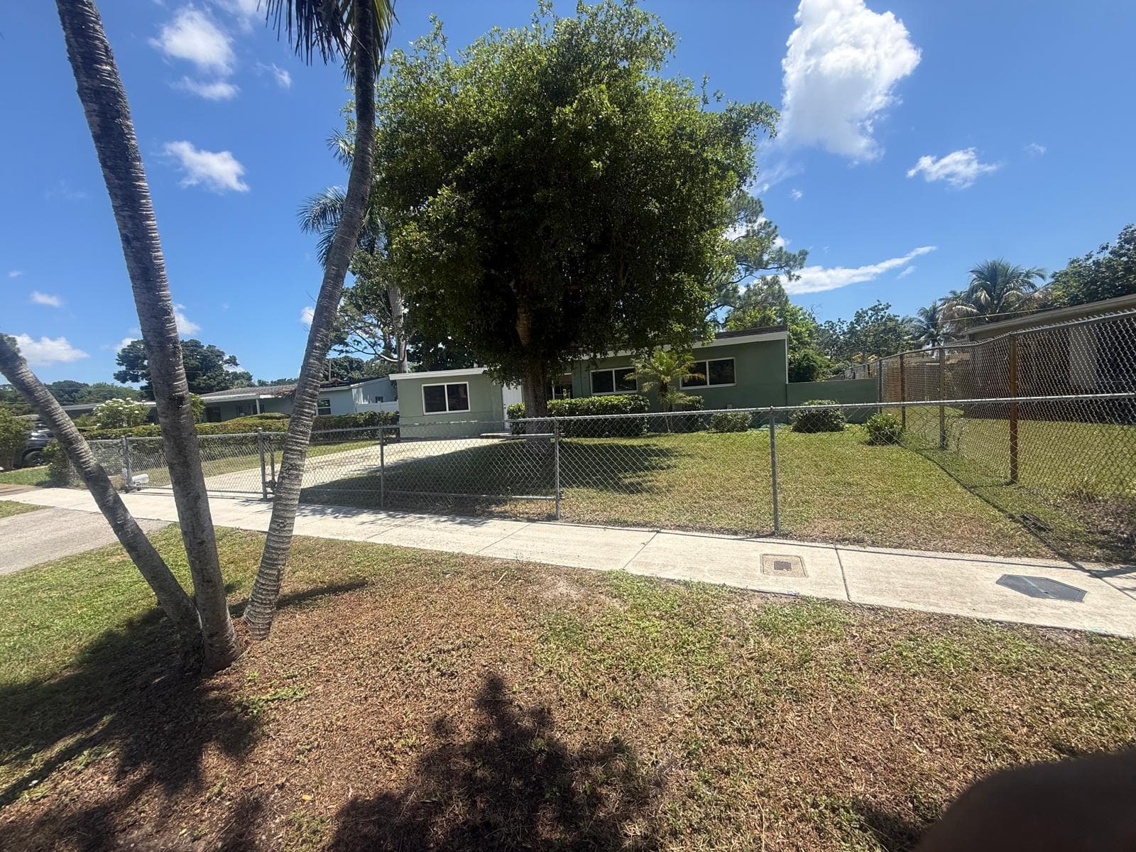 630 E DAYTON Circle, Fort Lauderdale, FL 33312