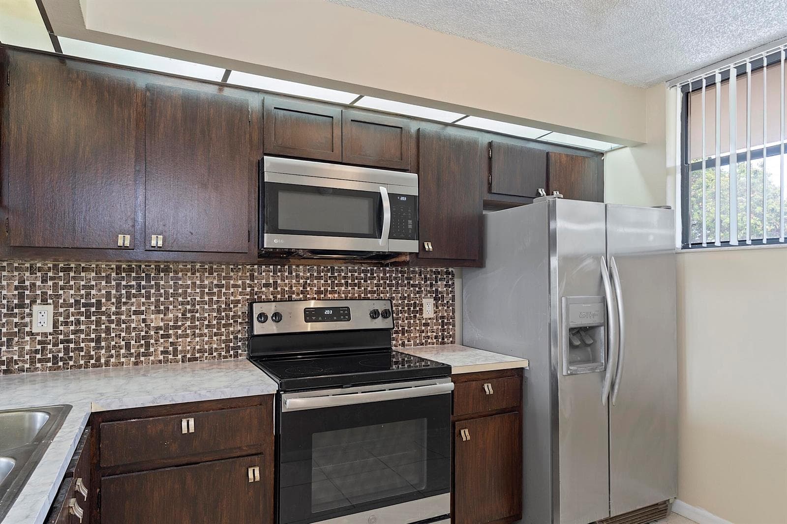 112 LAKE EMERALD Drive # 209, Oakland Park, FL 33309 — zdjęcie 4