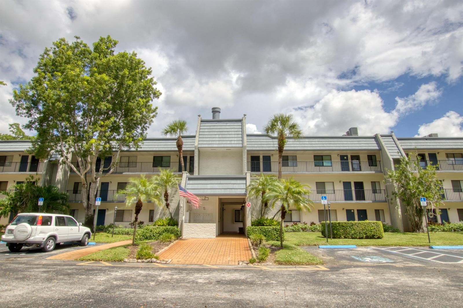 4822 ESEDRA Court # 206, Lake Worth, FL 33467