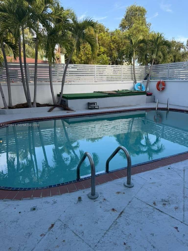 421 NE 68th St # 8, Miami, FL 33138 — zdjęcie 3