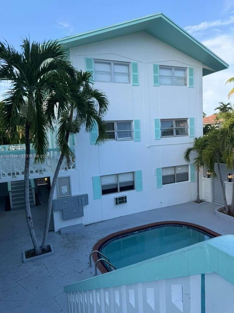 421 NE 68th St # 8, Miami, FL 33138 — zdjęcie 4