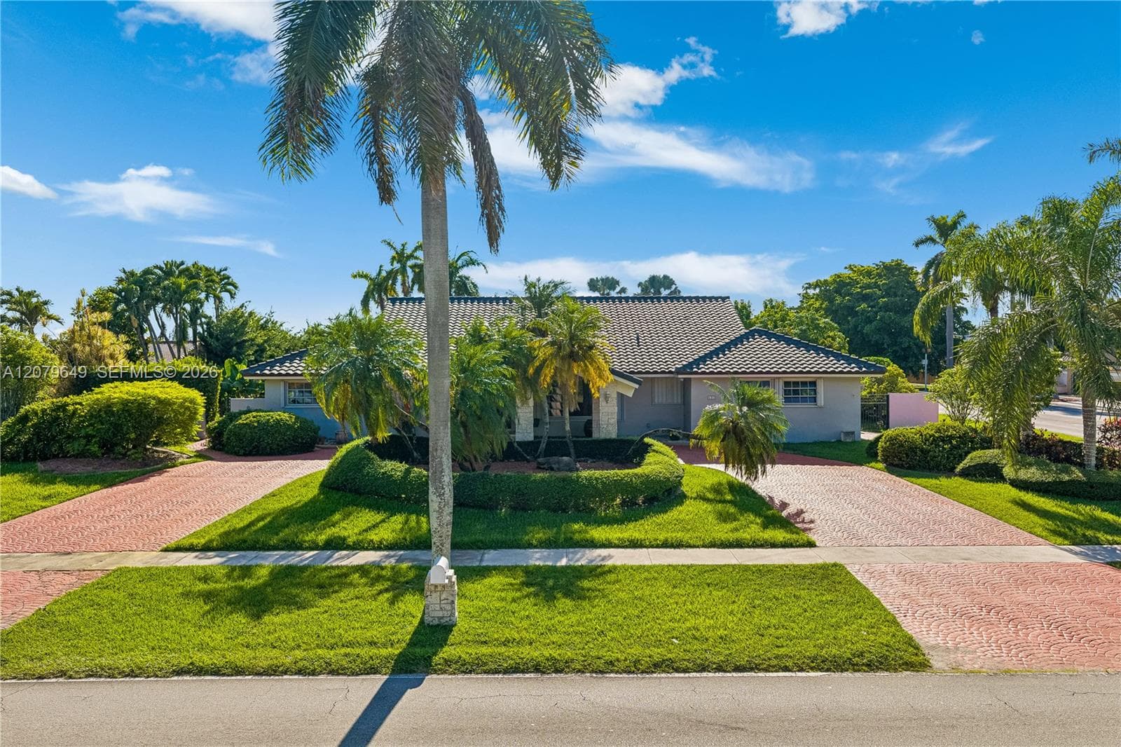 590 NW 132nd Ave, Miami, FL 33182