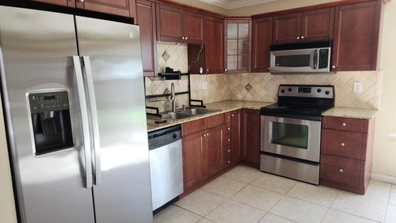 5811 NE 6TH Avenue, Oakland Park, FL 33334 — zdjęcie 2