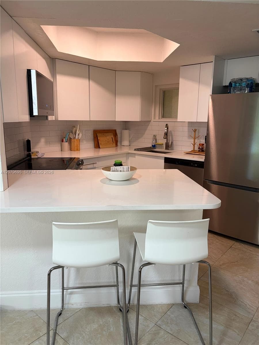 8225 Lake Dr # 205, Doral, FL 33166 — zdjęcie 2