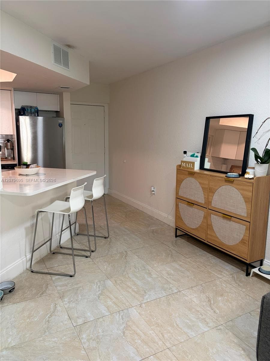8225 Lake Dr # 205, Doral, FL 33166 — zdjęcie 5