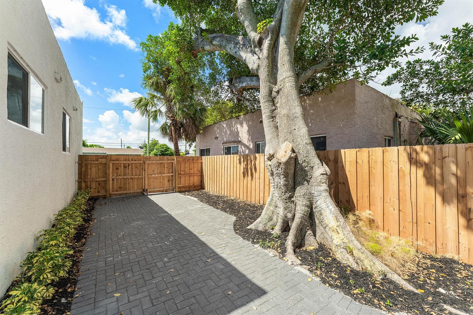 1150 W 25th Street, Riviera Beach, FL 33404 — zdjęcie 2