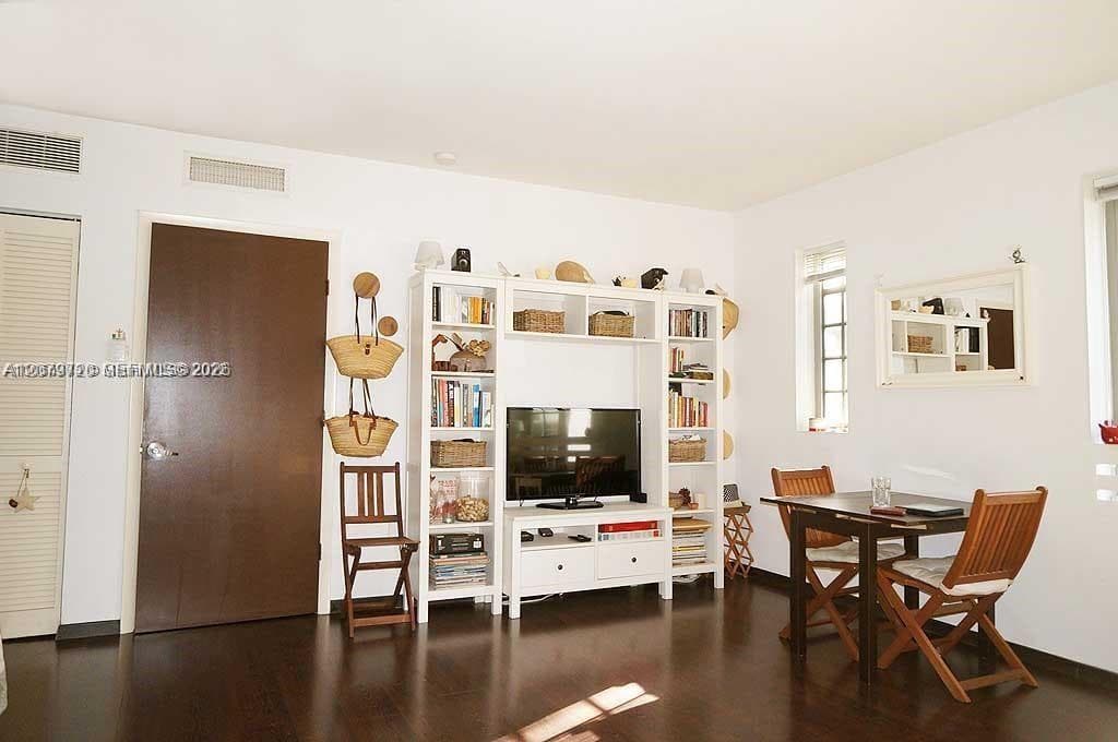 435 21st St # 215, Miami Beach, FL 33139 — zdjęcie 3