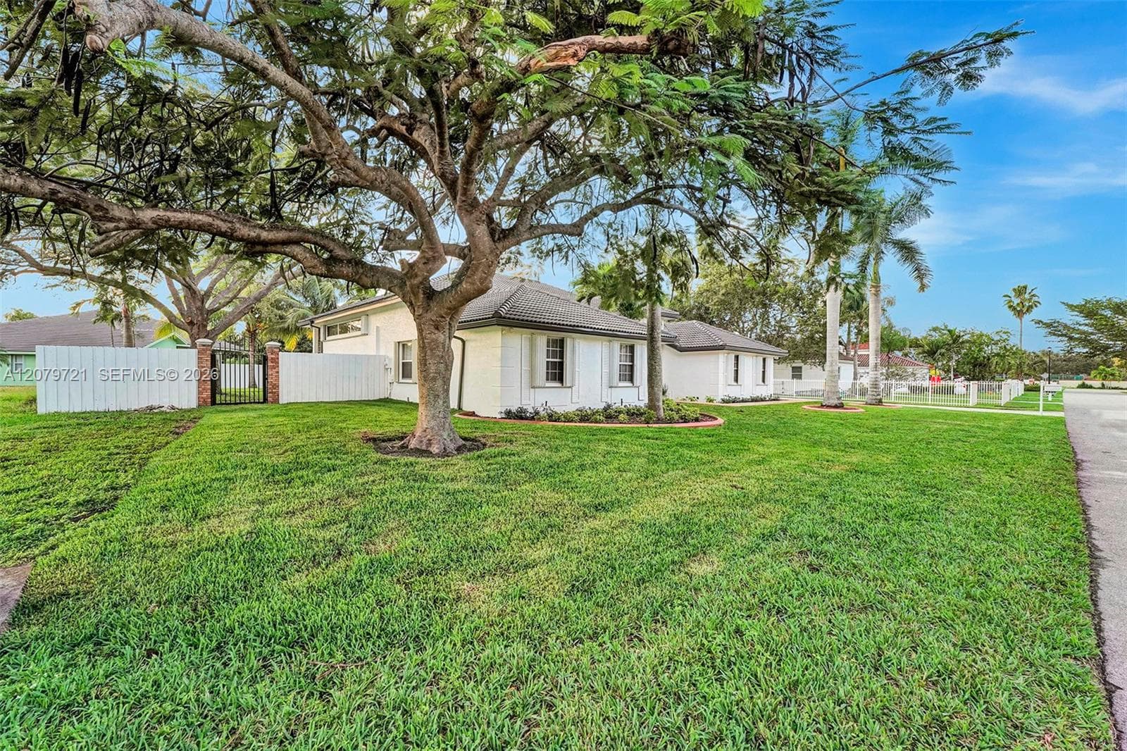 18440 SW 77th Ct # 0, Cutler Bay, FL 33157 — zdjęcie 2