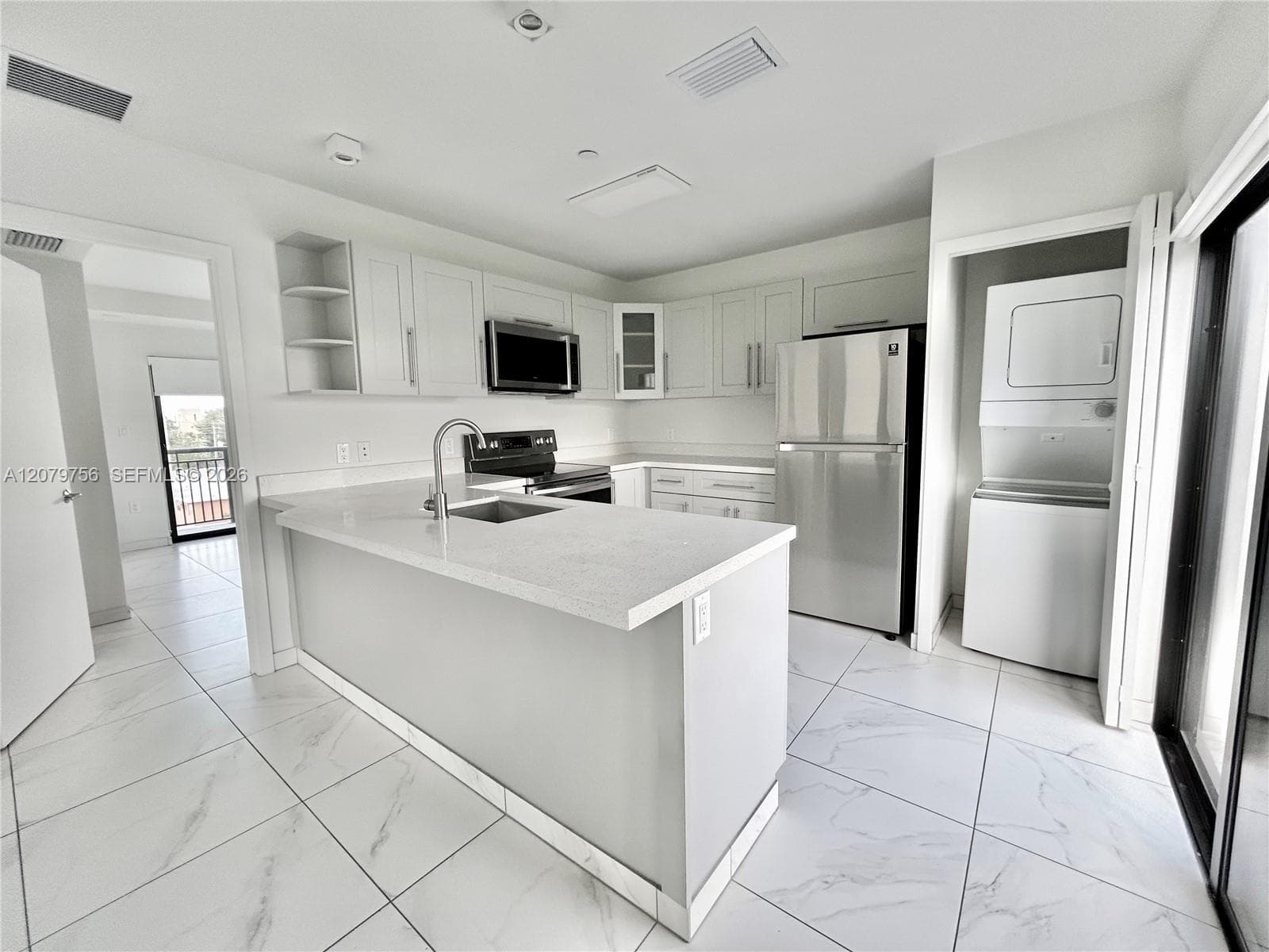 836 SW 2nd St # 401, Miami, FL 33130 — zdjęcie 2
