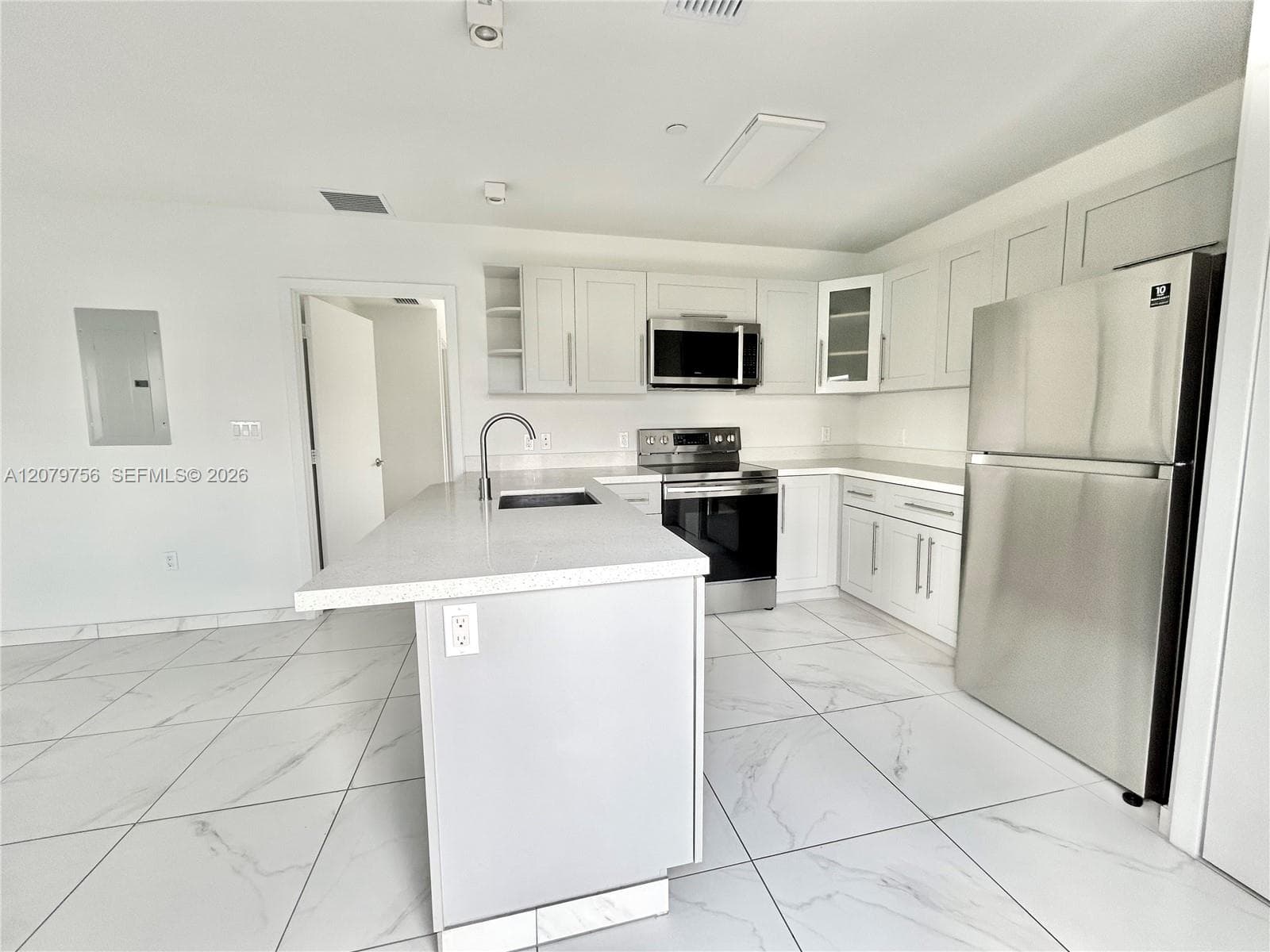 836 SW 2nd St # 401, Miami, FL 33130 — zdjęcie 3