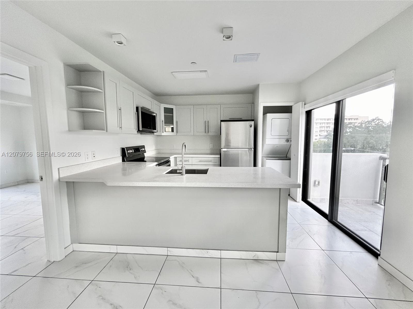 836 SW 2nd St # 401, Miami, FL 33130 — zdjęcie 4