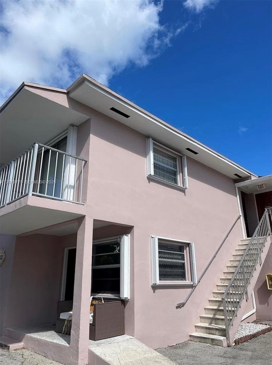 827 SW 11th Ave # 5, Miami, FL 33130