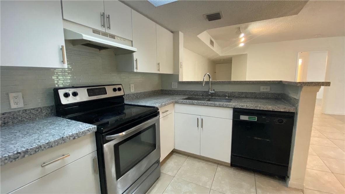 5045 WILES Road # 205, Coconut Creek, FL 33073 — zdjęcie 2