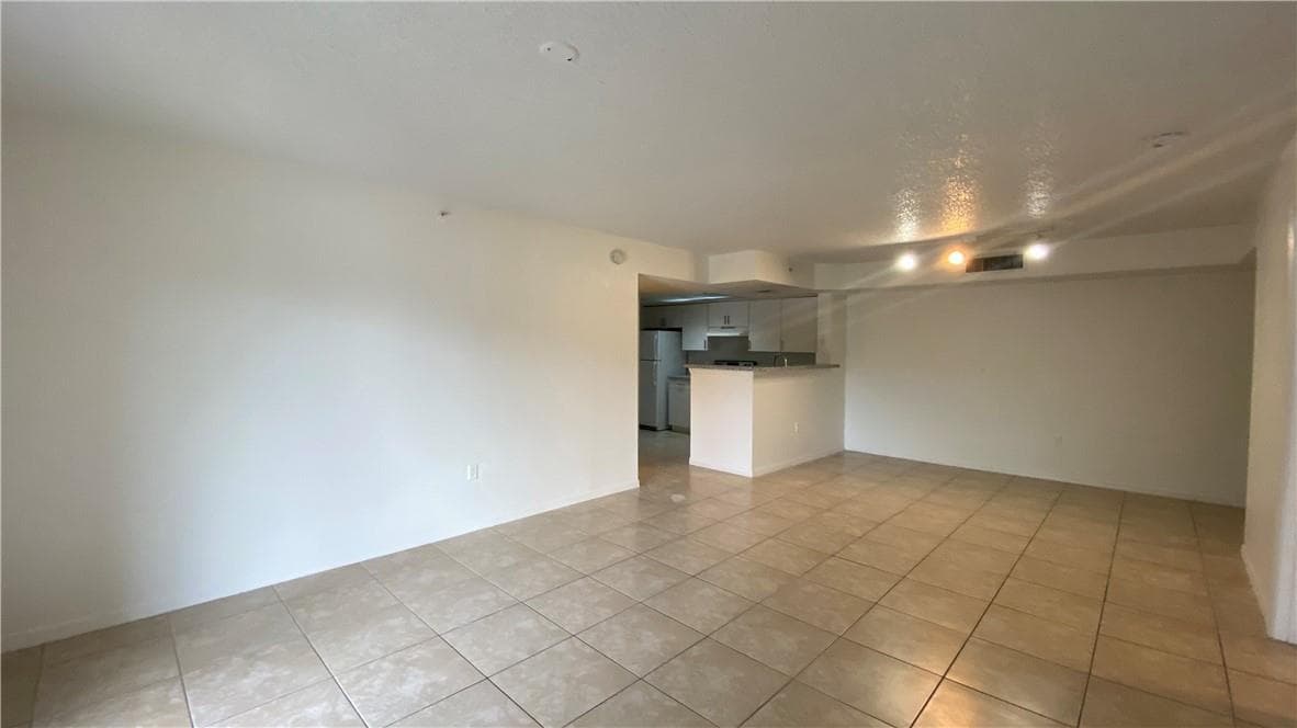 5045 WILES Road # 205, Coconut Creek, FL 33073 — zdjęcie 3