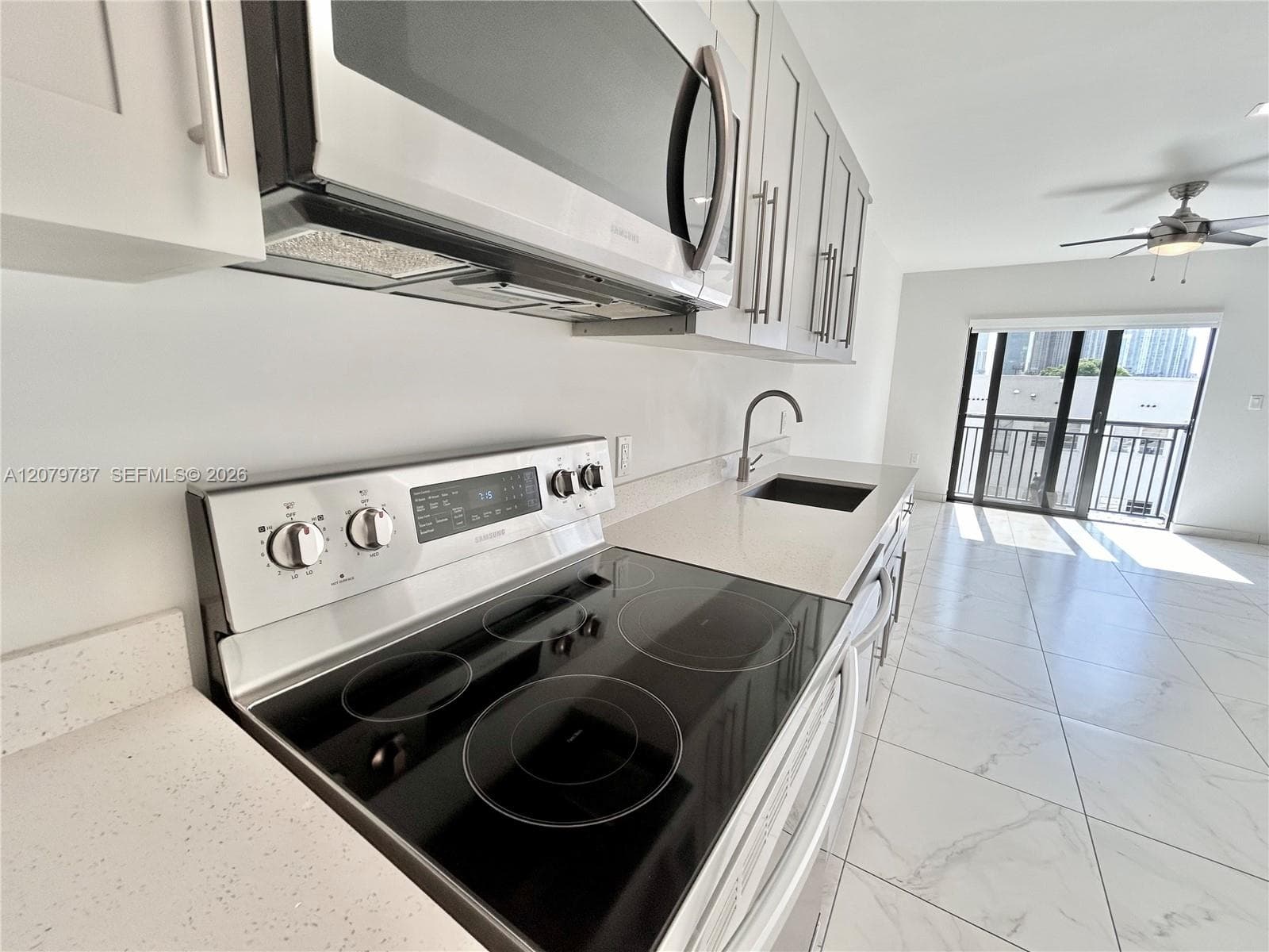 836 SW 2nd St # 404, Miami, FL 33130 — zdjęcie 3