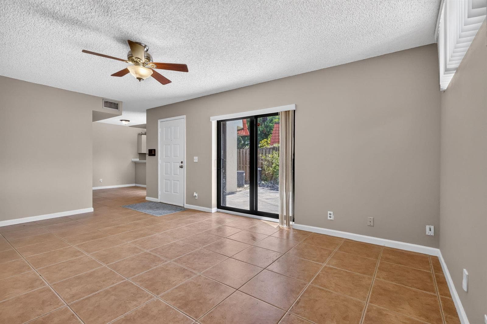 3659 VICTORIA Drive, West Palm Beach, FL 33406 — zdjęcie 4