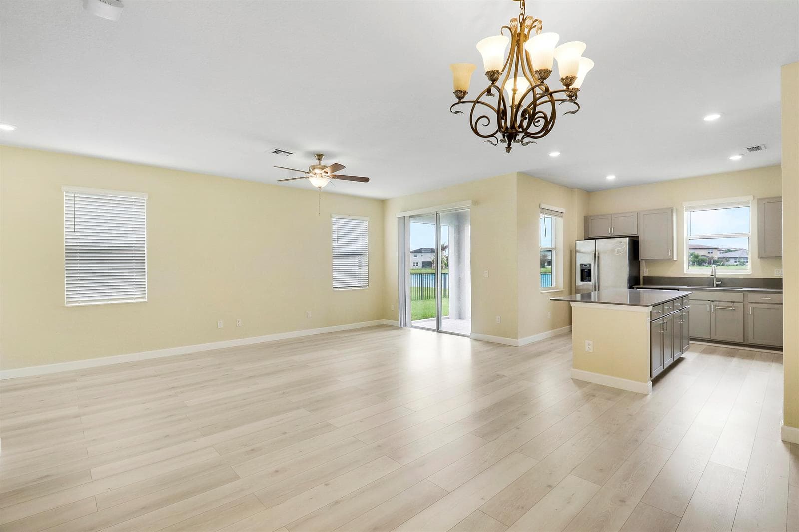 8292 NW GREENBANK Circle, Port St. Lucie, FL 34987 — zdjęcie 4