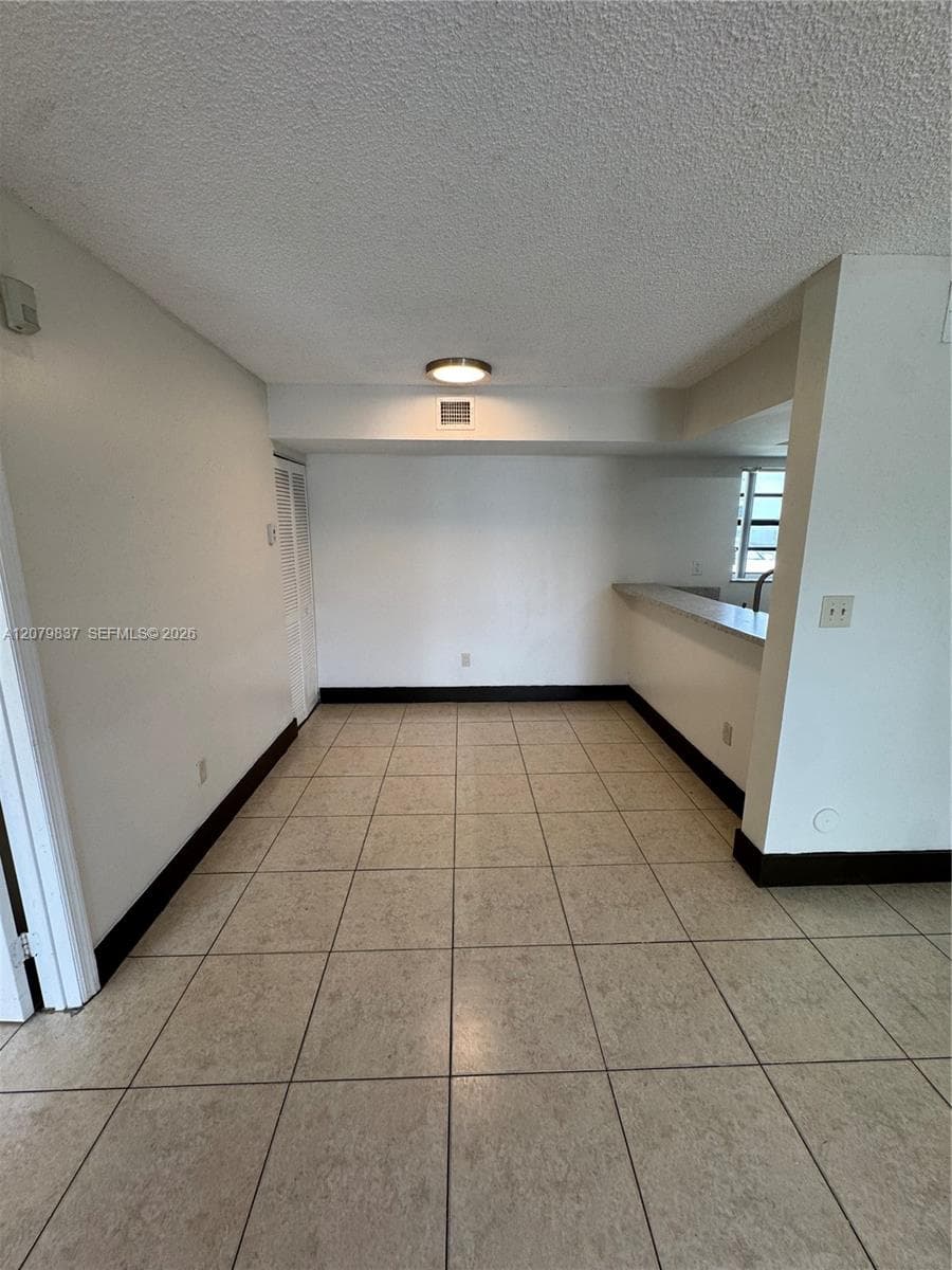 18224 Mediterranean Blvd # 2-17, Miami, FL 33015 — zdjęcie 4