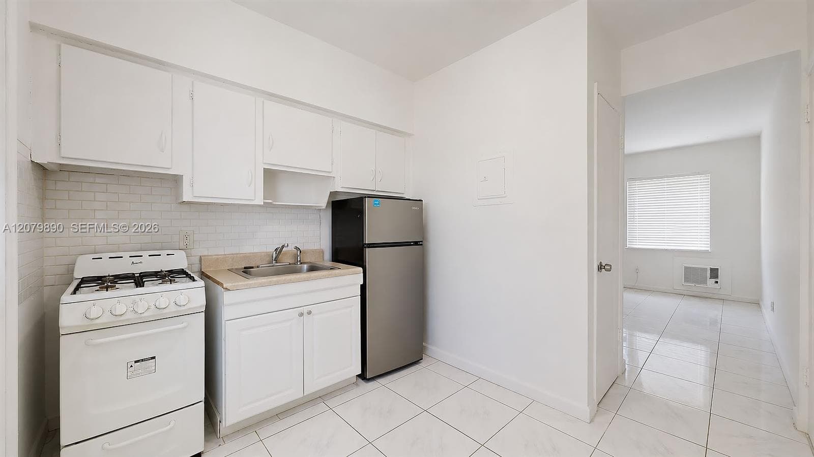 2499 SW 27th St # 3, Miami, FL 33133