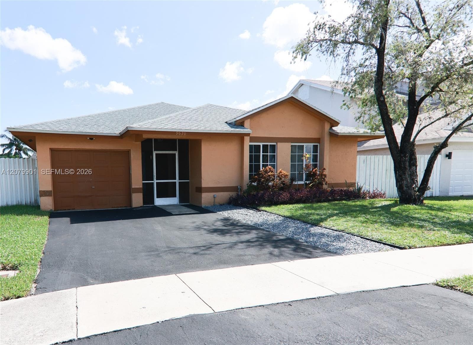 9620 SW 9th Ct, Pembroke Pines, FL 33025