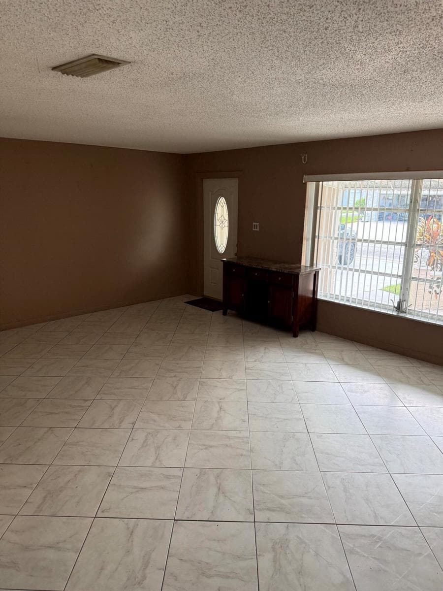 7250 NW 8TH Court, Margate, FL 33063 — zdjęcie 4