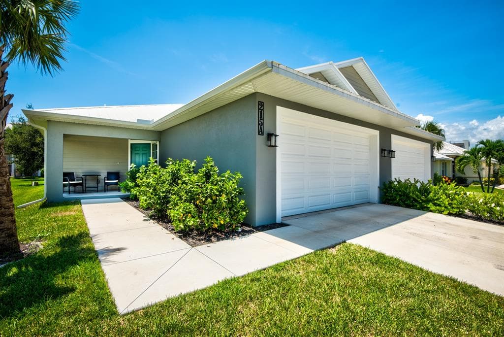 215 LEWIS CIRCLE # 111, PUNTA GORDA, FL 33950