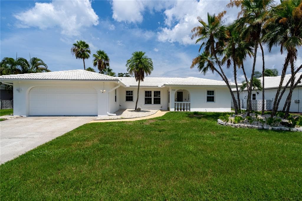 7354 BILTMORE DRIVE, SARASOTA, FL 34231