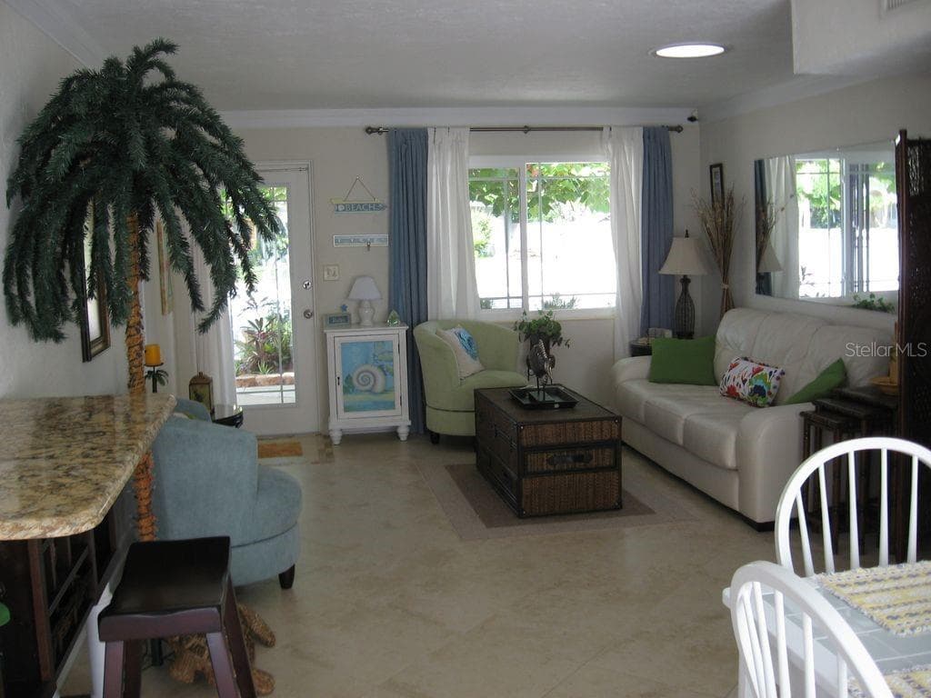 411 S Pine STREET, NEW SMYRNA BEACH, FL 32169 — zdjęcie 3