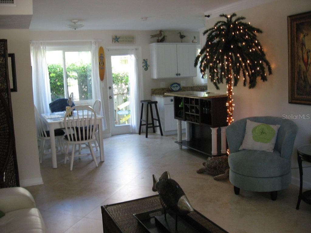 411 S Pine STREET, NEW SMYRNA BEACH, FL 32169 — zdjęcie 4
