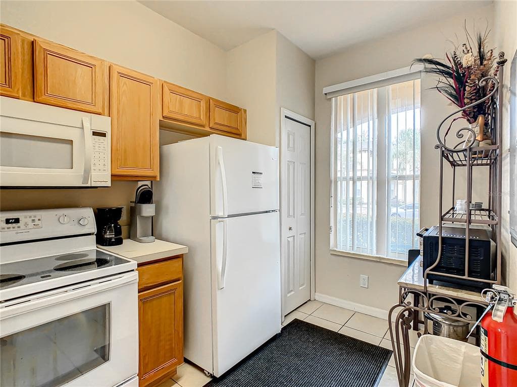 702 CALABRIA AVE, DAVENPORT, FL 33897 — zdjęcie 4