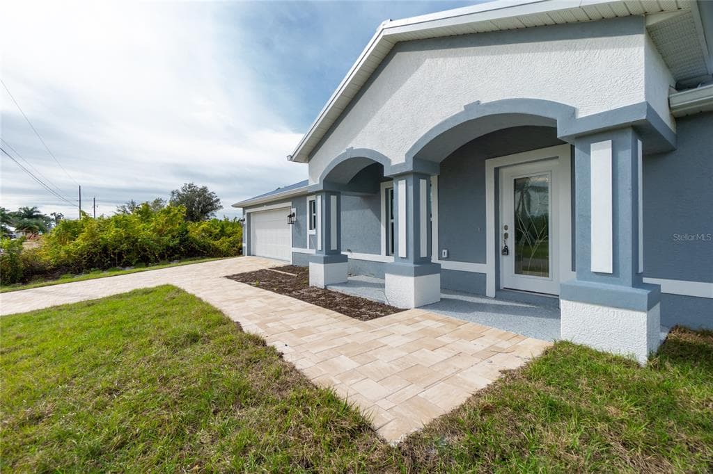 8099 WALBERT STREET, PORT CHARLOTTE, FL 33981 — zdjęcie 2